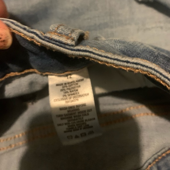 Aero jean shorts size 12 stretchy! - Picture 2 of 3